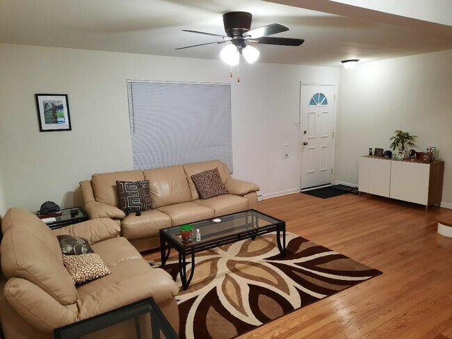 Building Photo - 342 Higgins Rd