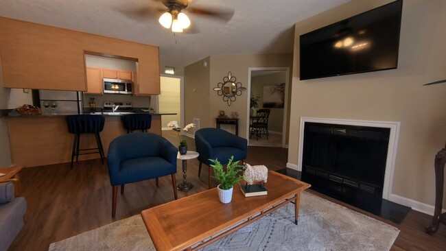 Building Photo - Fox Lake Apartment Homes