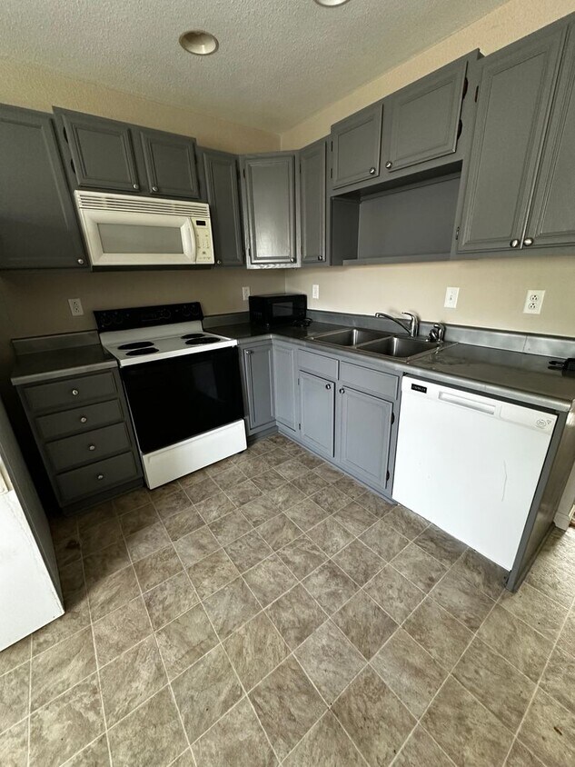Foto del edificio - 5208 Collier Ct