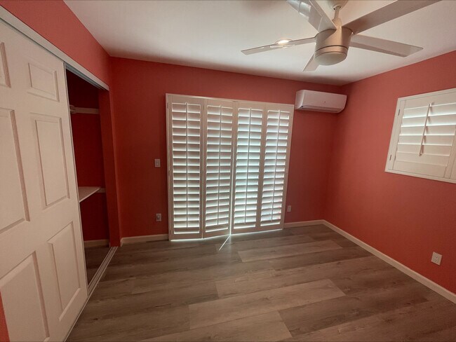 Foto del edificio - 18546 Elkwood St