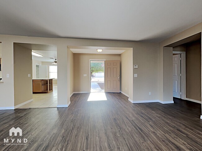 Foto del edificio - 8128 W Mission Ln