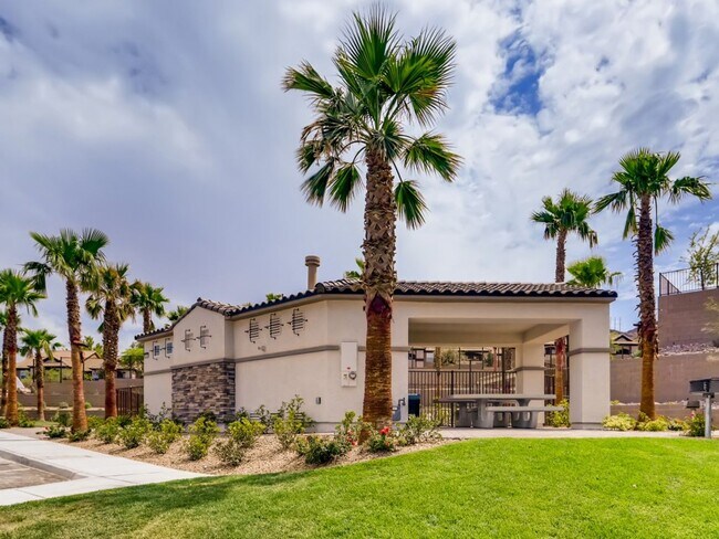 Foto del edificio - Henderson Towhhouse