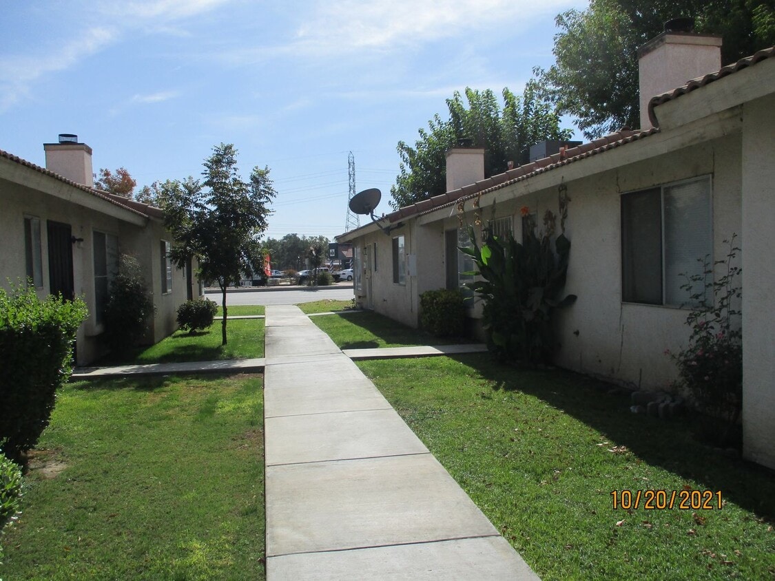 4424 White Ln Unit 4424A, Bakersfield, CA 93309 Room for Rent in