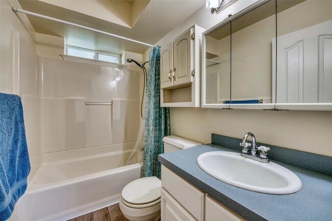 Foto del edificio - Spacious 4 bed/ 3 bath Hamilton Home