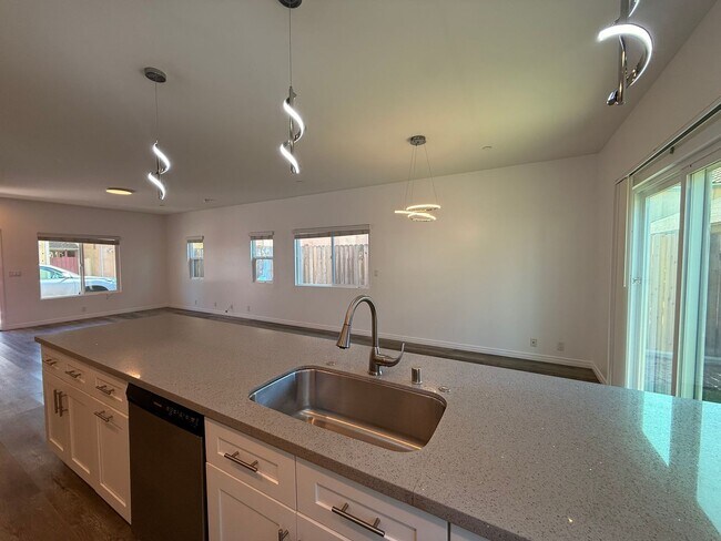 Foto del edificio - Coastal Living in Imperial Beach — Charming Home in a Prime Location!