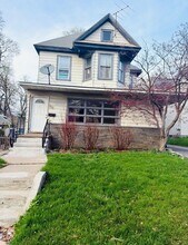 Building Photo - 913 Nott St