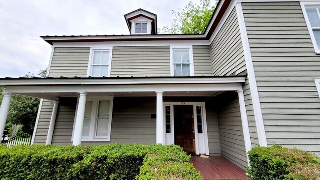 Foto del edificio - 109 Elm Ave