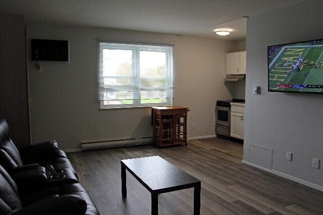 Primary Photo - 140 Jameson Ave