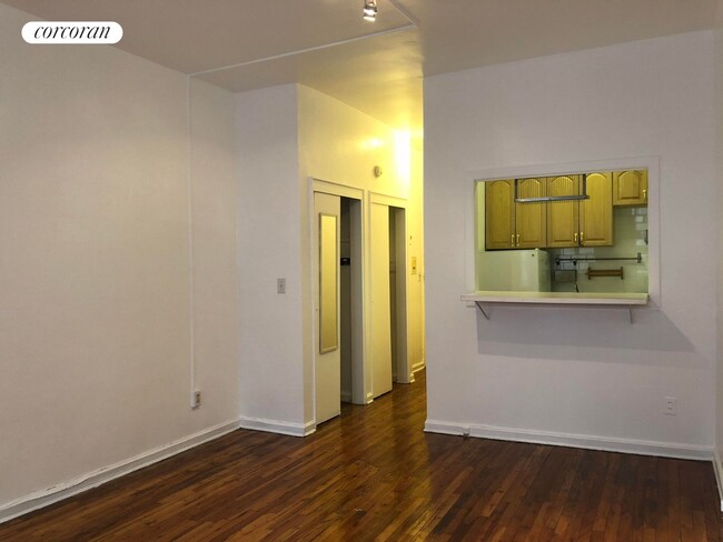 Foto del edificio - 413 E 82nd St