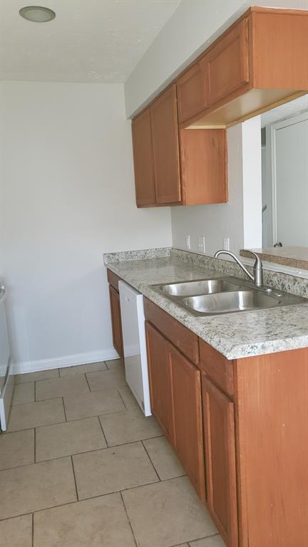 Building Photo - 13559 Castilian Dr