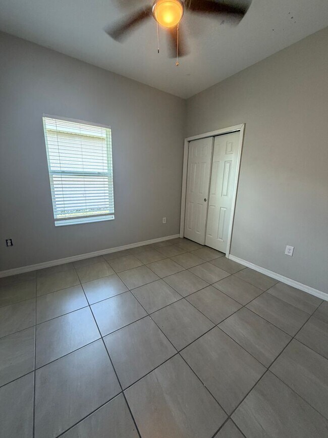 Foto del edificio - 2302 NE 6th St