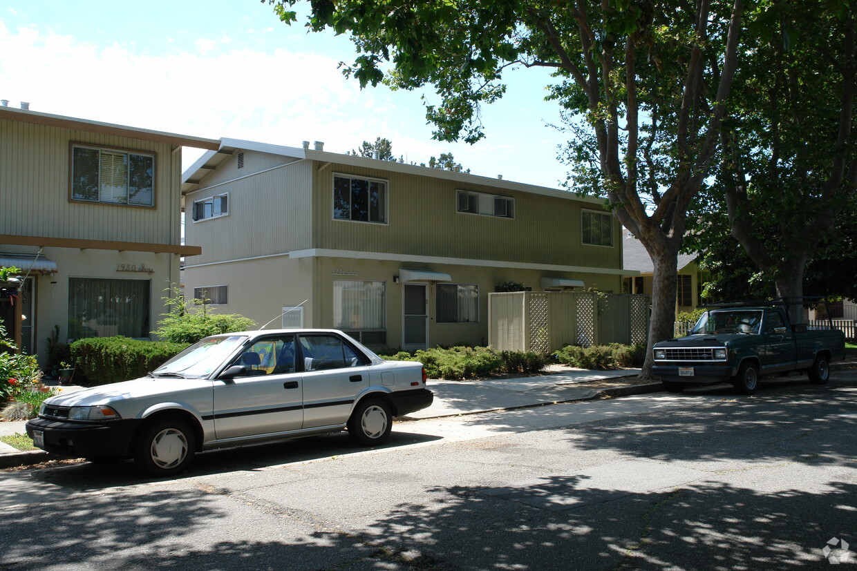 Primary Photo - 1946 Ivy St