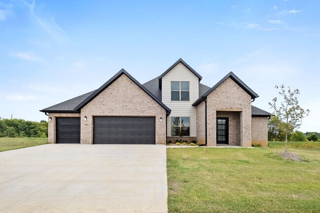 Brand New Beauty in Bentonville! - Brand New Beauty in Bentonville! House