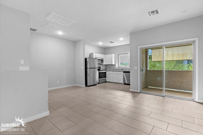 Foto principal - Modern 2Bdm 2.5Ba Home in Central Phoenix!