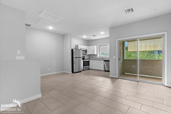 Modern 2Bdm 2.5Ba Home in Central Phoenix! - Modern 2Bdm 2.5Ba Home in Central Phoenix!