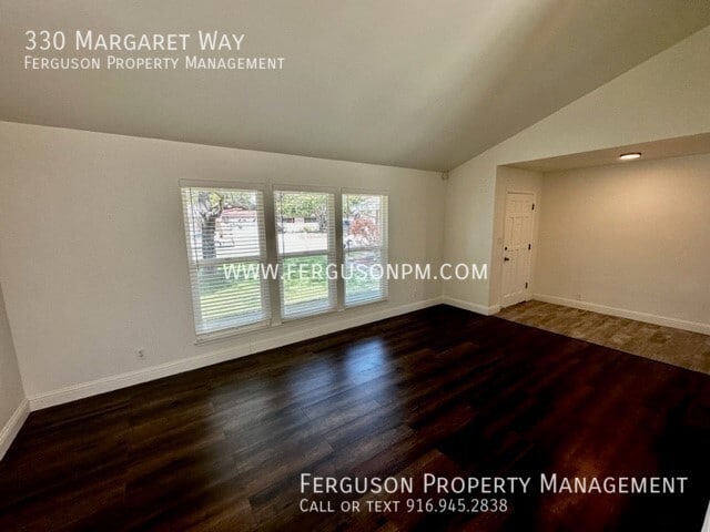 Building Photo - Three Bedroom Home in a Classic Roseville ...