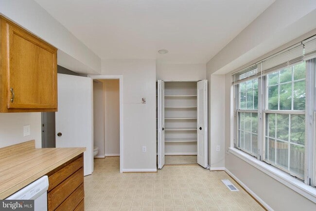 Building Photo - 6643 Medinah Ln