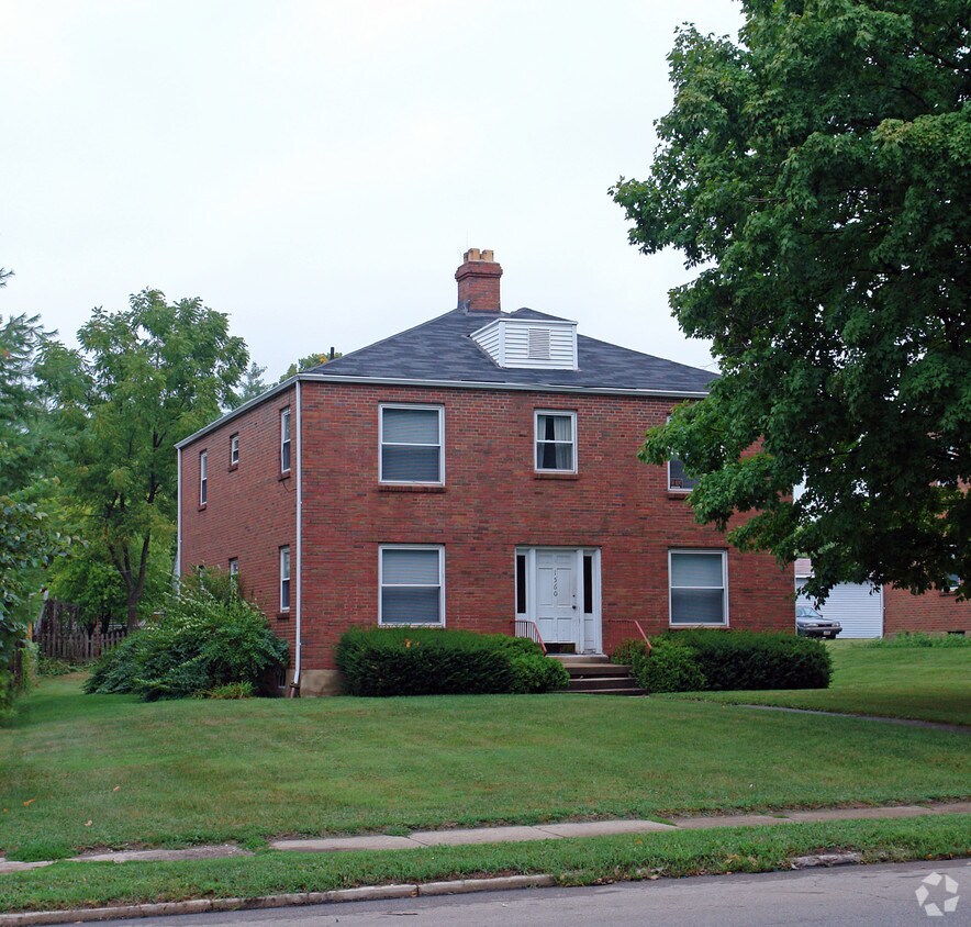 Primary Photo - 1560 E High St