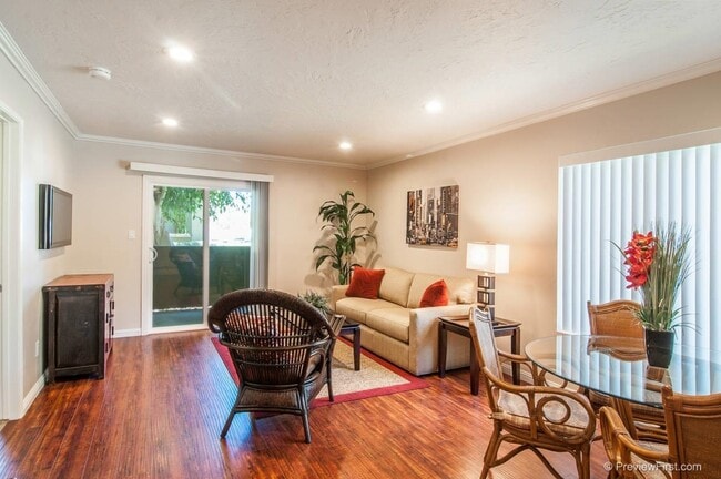 Building Photo - 7425 Charmant Dr