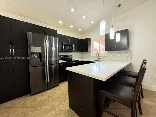 Foto del edificio - 2875 W 72nd Terrace