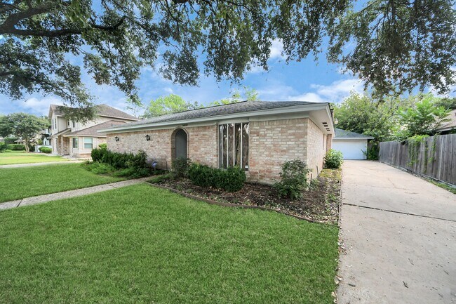 Foto del edificio - 14115 Wickersham Ln
