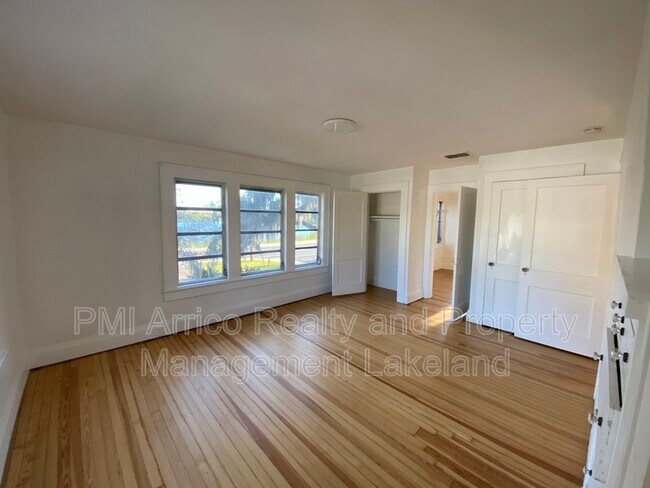 Building Photo - 720 Lake Elbert Dr SE