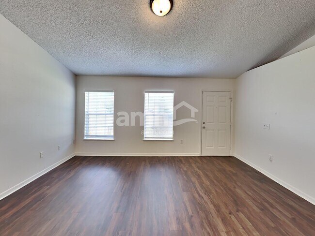 Foto del edificio - 4177 Broad Creek Ln