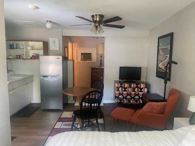 Foto del edificio - 308 E Cherry Alley