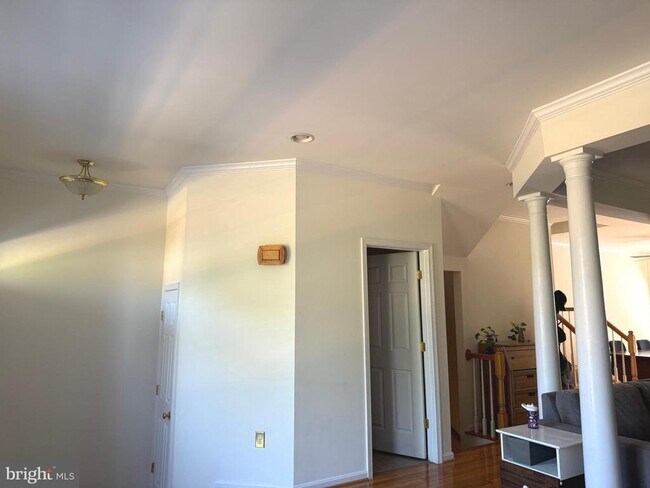 Building Photo - 8596 Wyngate Manor Ct