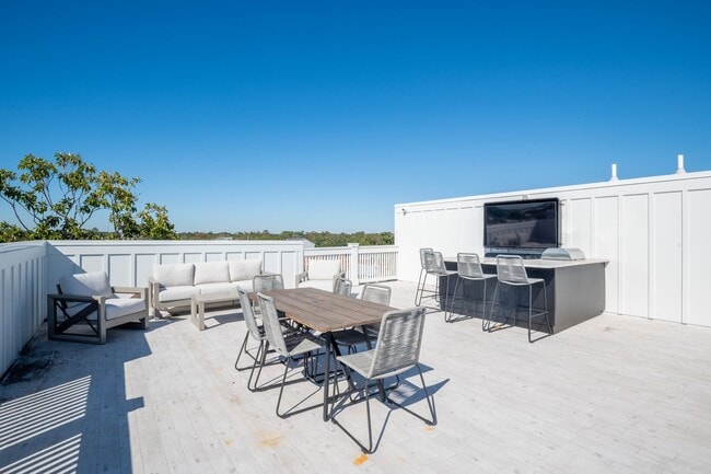 WALK TO THE BEACH OFF-SEASON RENTAL - WALK TO THE BEACH OFF-SEASON RENTAL Townhome