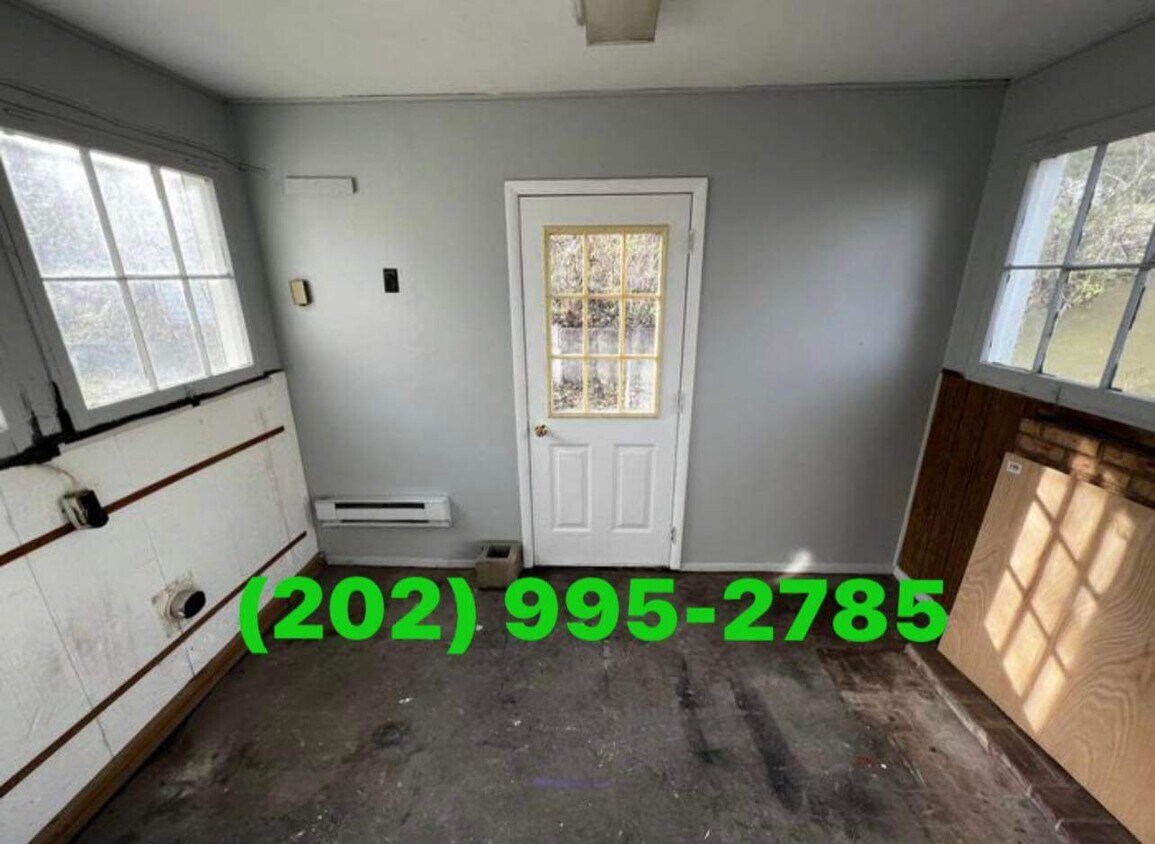 Primary Photo - 147 S Grand Ave