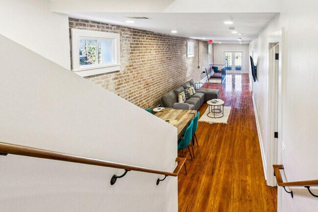 Building Photo - 1725 Carondelet St