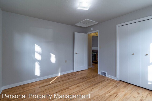 Building Photo - 2 br, 1 bath House - 2101 Kauffman Ave