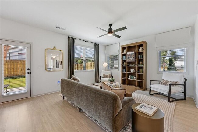 Foto del edificio - 180 Hensley Pk Ln