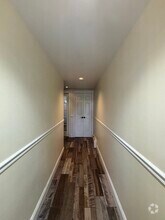 Building Photo - 103 Claybourne St