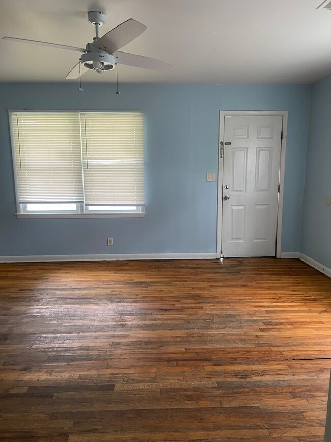 Foto del edificio - 220 15th Ave SW