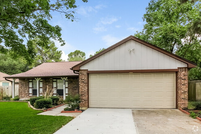 Building Photo - 9215 Grandview Park Dr