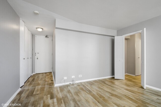 Foto del edificio - 5701 N Sheridan Rd