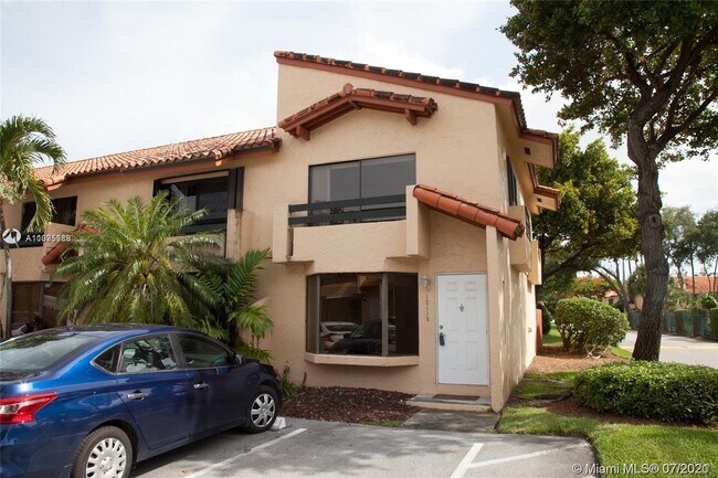 Building Photo - 10115 SW 77th Ct