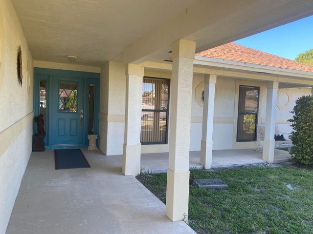 Building Photo - 123 Sandpiper Ave