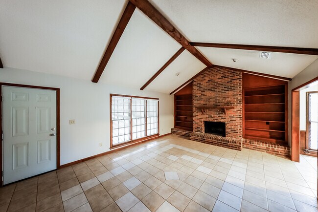 Building Photo - 3722 Woodhill Rd