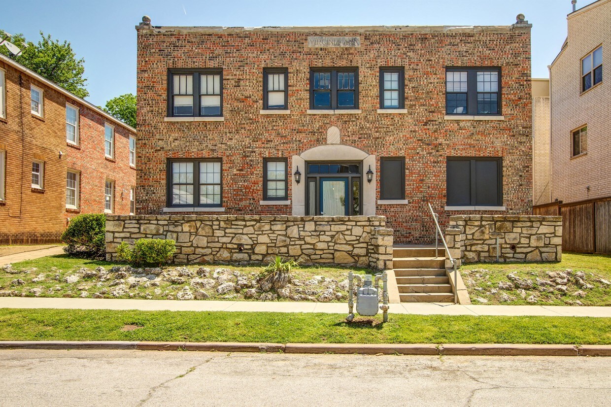 Primary Photo - 1415 S Quincy Ave