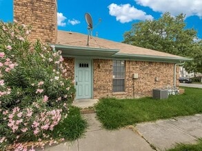 Building Photo - 4033 Evergreen St