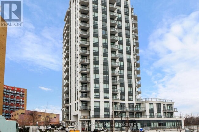Building Photo - 840 Queens Plate Dr