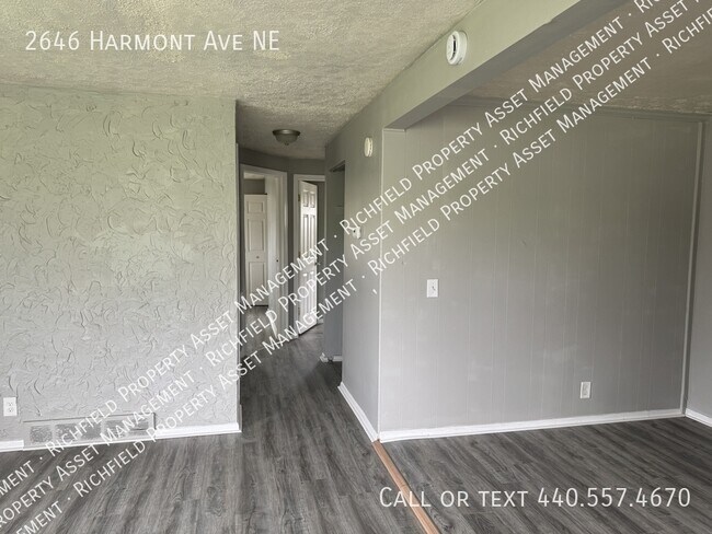 Foto del edificio - 2646 Harmont Ave NE