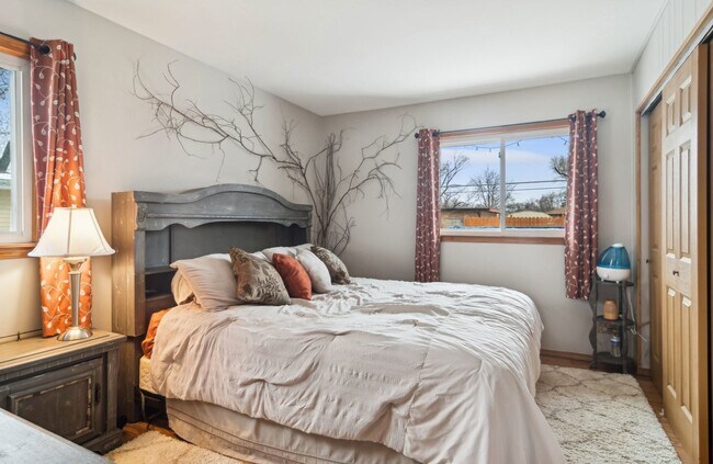 Foto del edificio - 460 Flagstaff Ln