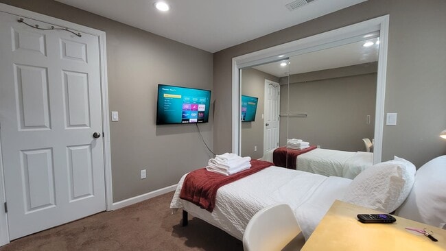 Building Photo - 1803 N 200th St