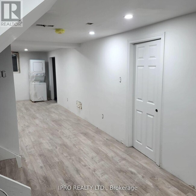 Building Photo - 24 Chilton Dr