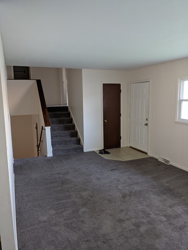 Primary Photo - 903 Centennial Dr