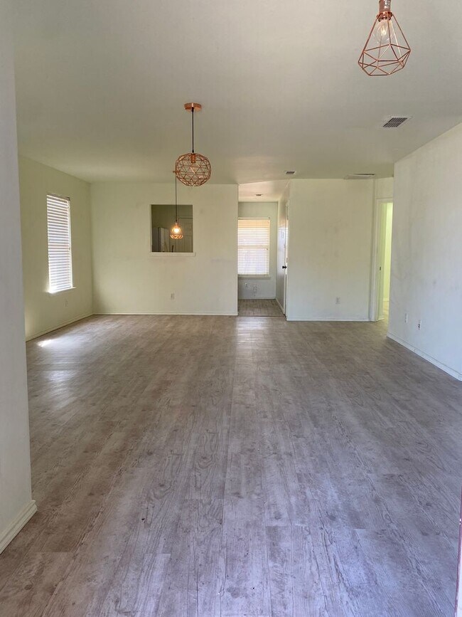 Foto del edificio - 3/2/2 Cozy Brick Home in South Lubbock!